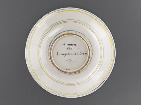 Plat circulaire : Le Jugement de Salomon, image 3/8