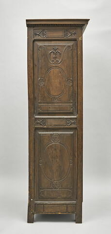 Petite armoire à décor de plaques de marbre, image 4/6