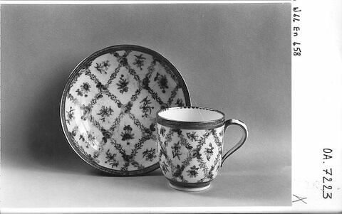 Tasse et soucoupe, image 1/1