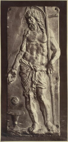 Plaquette : Le Christ debout, portant sa croix, image 3/3