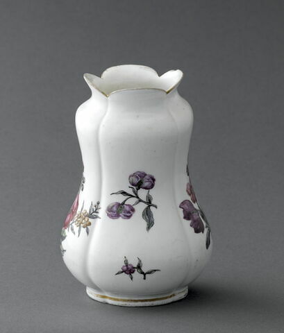 Vase à oignons, à décor de fleurs polychromes, d'une paire (OA 8042), image 2/5