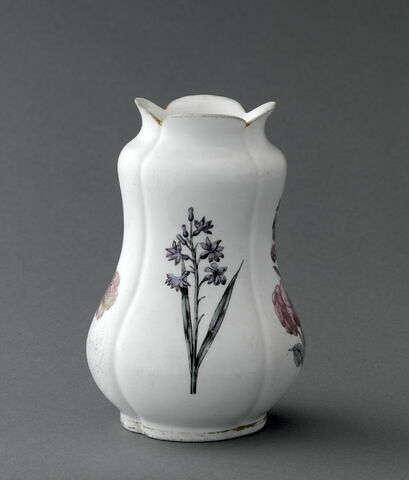 Vase à oignons, à décor de fleurs polychromes, d'une paire (OA 8042), image 4/5