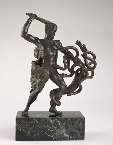 Groupe sculpté : Hercule et l'hydre