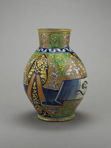 Vase : profil de guerrier dans un médaillon, image 3/3