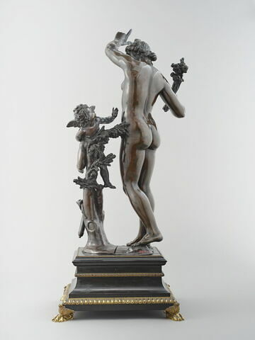 Groupe sculpté : Vénus châtiant l'Amour, image 4/5