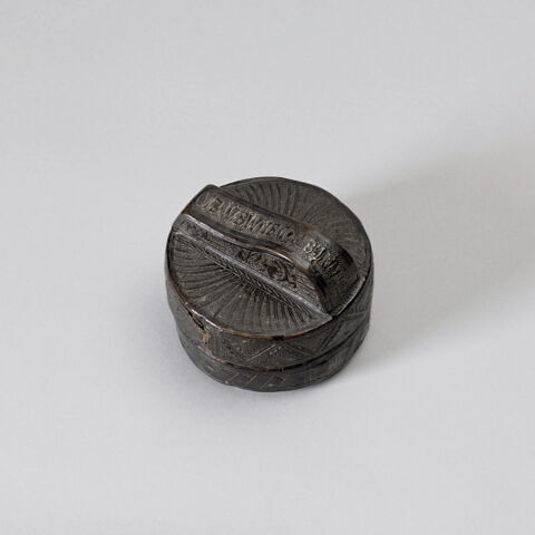 Pyxide et son étui, image 4/8