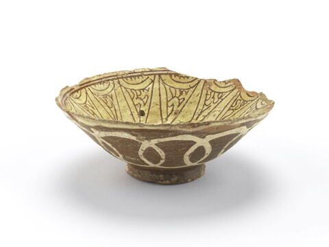 Coupe en céramique à panse tronconique, image 3/4