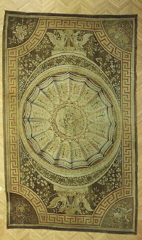 Tapis à motifs de fleurs, attributs des quatre saisons aux angles, aigles impériales aux angles et frise à la grecque