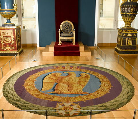 Médaillon central du tapis de la salle du trône aux Tuileries