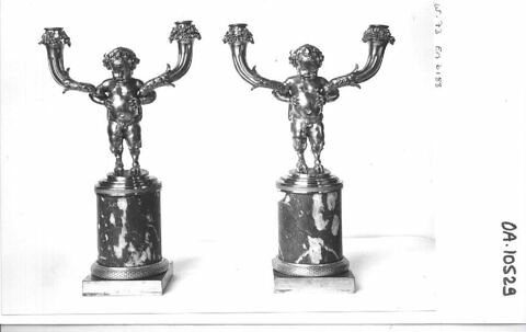 Petit candélabre à deux lumières, d'une paire, image 4/4
