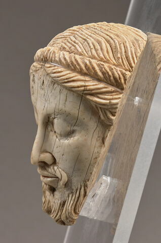 Fragment de statuette : tête de Christ, image 3/5