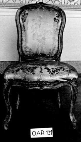 Chaise, d'une série de six (OAR 121 à 126)