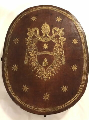Boîte plate ovale aux armes du pape Clément XI (1649-1721)
