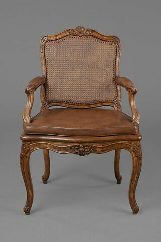 Paire de fauteuils cannés d'époque Louis XV