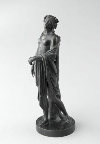 Bacchante ou femme drapée