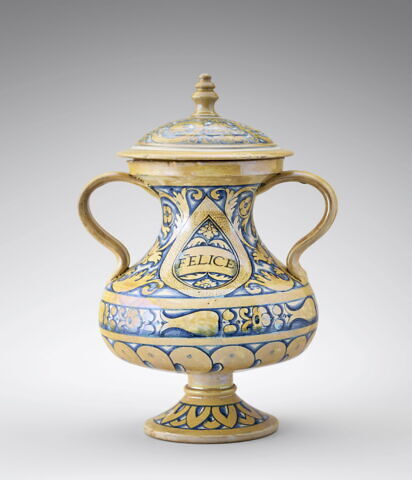 Grand pot couvert à deux anses, image 3/8