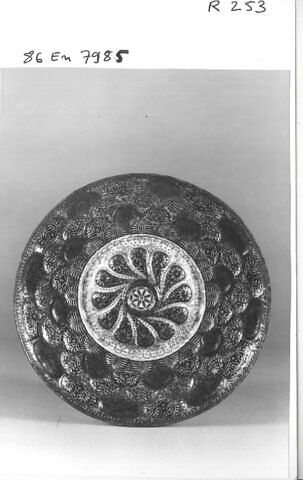 Coupe peu profonde sur pied annulaire, image 3/3
