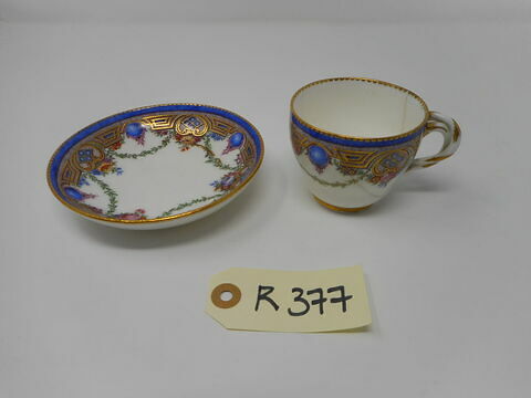 Pièce d'un déjeuner de cinq pièces : tasse et soucoupe, image 5/9