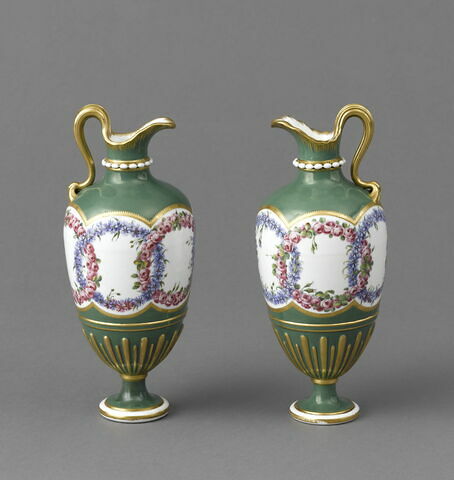 Vase en forme d'aiguière, d'une paire (R 487), image 4/10