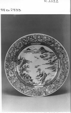 Assiette en porcelaine coquille d'oeuf, image 1/1