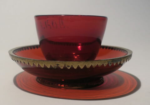 Tasse et soucoupe, d'un service de cinq pièces (R 1497 à 1501)