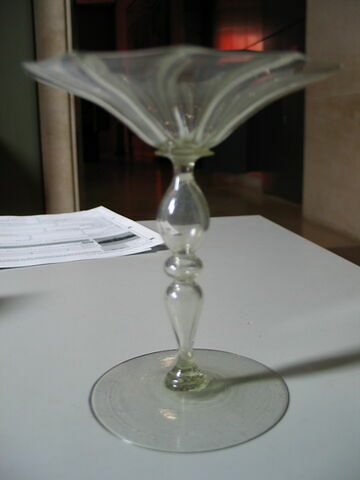 Verre à jambe, image 3/7