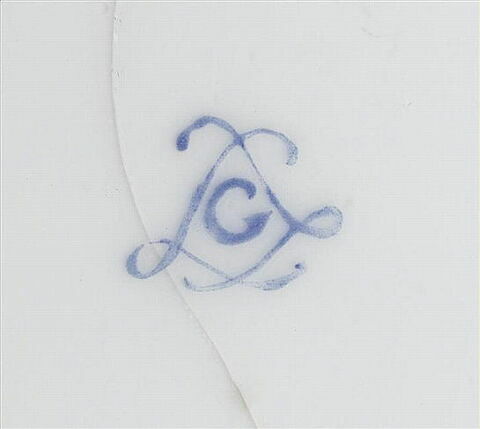 Compotier rond à côtes et à bords festonnés et gaufrés, à rosaces en relief, image 9/12
