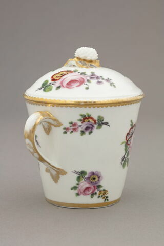Tasse à la reine et sa soucoupe, image 5/10
