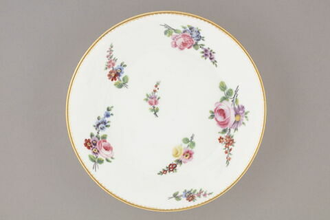 Tasse à la reine et sa soucoupe, image 7/10