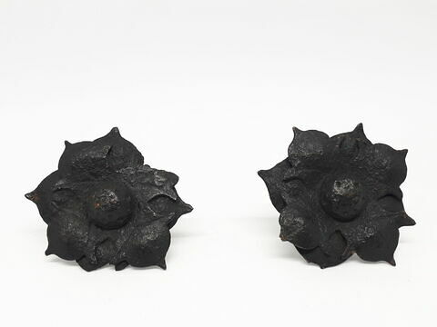 Clou d'applique en forme de fleurs, d'une paire (OA 912 A et B), image 2/4