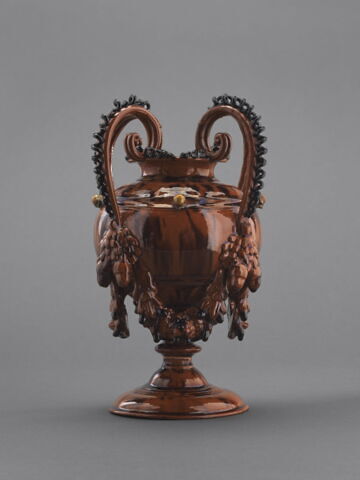 Vase à quatre anses, fragmentaire, image 3/6