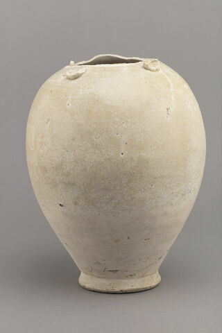 Vase piriforme en terre cuite recouverte d'un vernis transparent (manquent les anses et le col), image 2/3