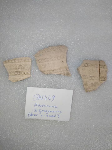 Trois tessons découverts au cours de fouilles à Narbonne
