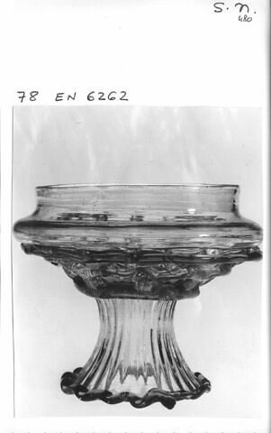 Coupe en verre, image 1/1