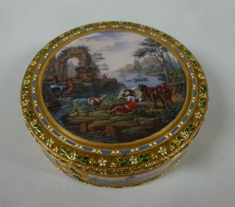 Boîte de forme ronde., image 1/4