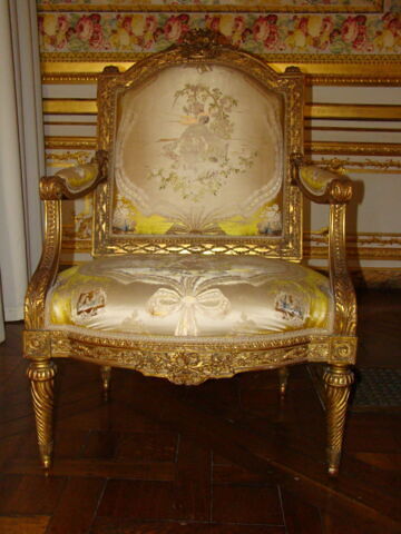 Fauteuil, d'un ensemble acheté et complété pour le cabinet intérieur de Louis XVI à Compiègne (OA 9359 à OA 9370), image 1/1