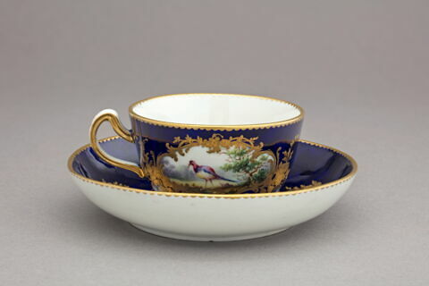 Tasse avec sa soucoupe, d'un service de quatre pièces (TH 1334 à 1337), image 4/7