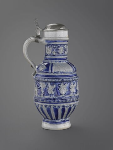 Cruche : frise d'arquebusiers, image 2/12