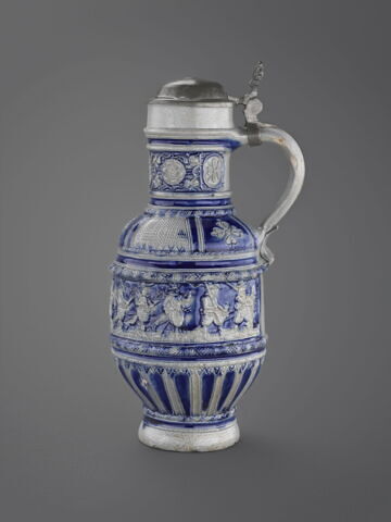 Cruche : frise d'arquebusiers, image 4/12
