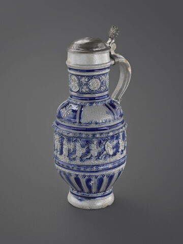 Cruche : frise d'arquebusiers, image 6/12