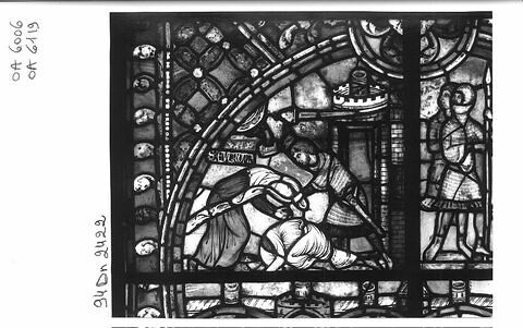 Vitrail, médaillon inférieur : scènes de l'histoire de saint Nicaise avec saint Nicaise et sainte Eutropie se dirigeant vers la cathédrale de Reims, arrivée des Vandales, martyre de saint Nicaise, image 11/17
