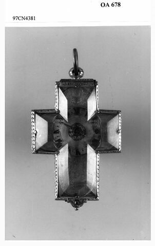 Montre en forme de croix, image 4/8