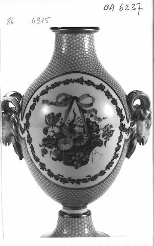 Vase à têtes de bouc, d'une paire (avec OA 6237 B), image 4/4