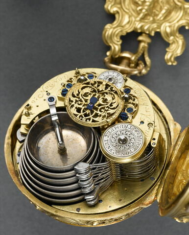 Montre ronde assortie d'une châtelaine, image 4/16