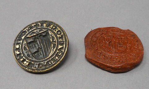 Matrice de sceau ronde avec un tirage en cire rouge :  Guillaume de Calveto, clerc