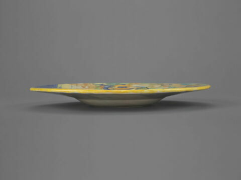 Assiette : Iris, sous la forme d'une clarté dans le ciel, image 3/3