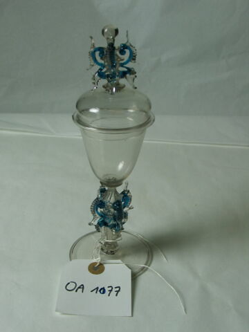 Verre à jambe couvert, image 2/6