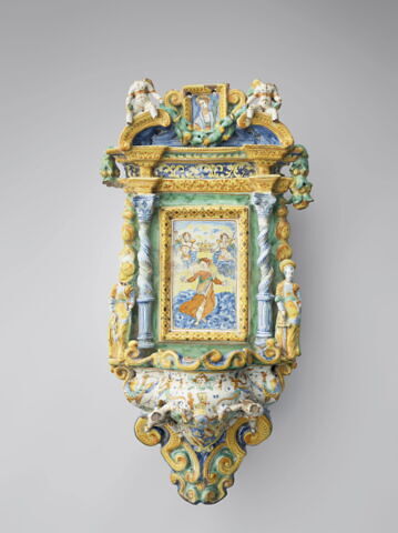 Bénitier d'applique : armoiries, image 1/7