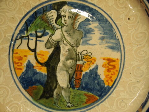 Plat rond : Amour enchaîné, image 3/5
