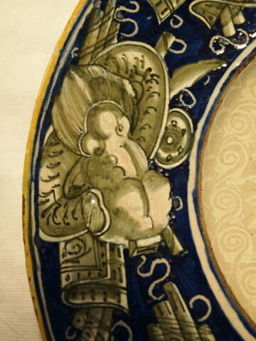 Plat rond : Amour enchaîné, image 4/5